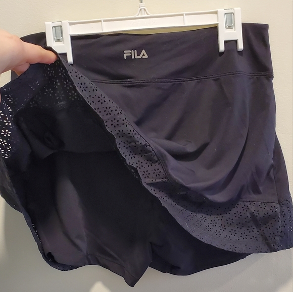 ☆ 3/35$ | FILA | Black Skort in Size Medium - Picture 3 of 8